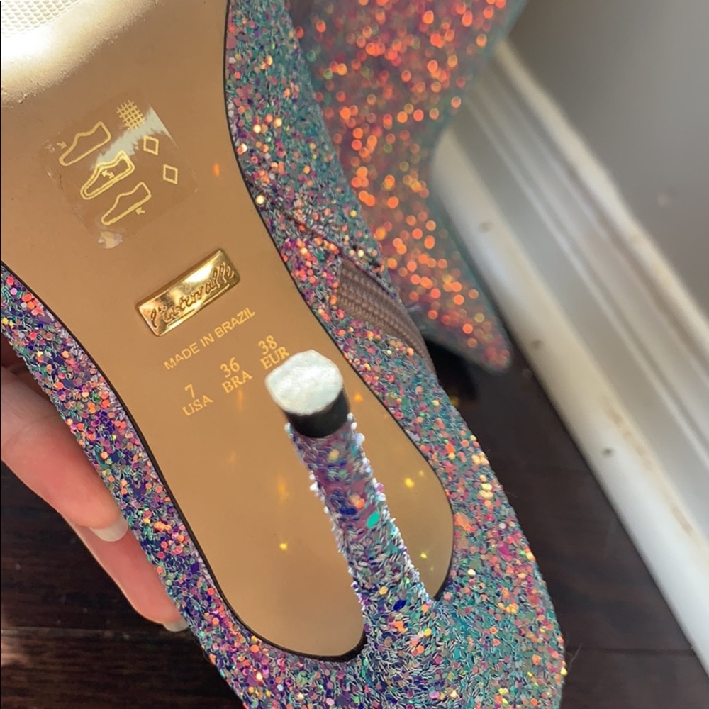 Heels - Picture 5 of 8